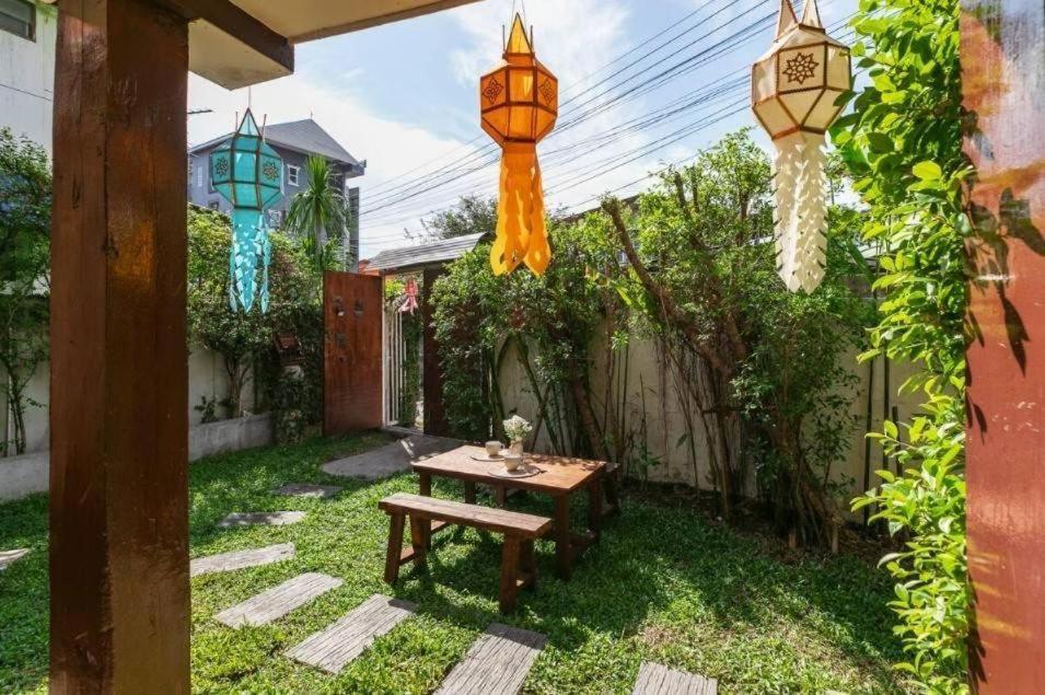 Nearthepark Backpack House Hostel Chiang Mai Ngoại thất bức ảnh