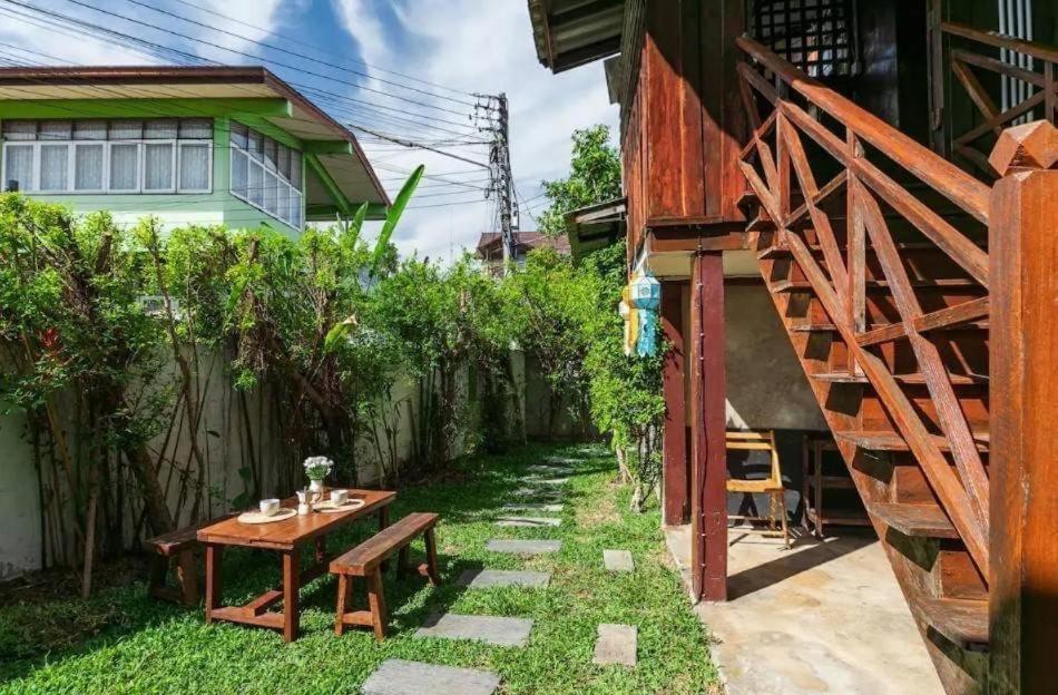 Nearthepark Backpack House Hostel Chiang Mai Ngoại thất bức ảnh