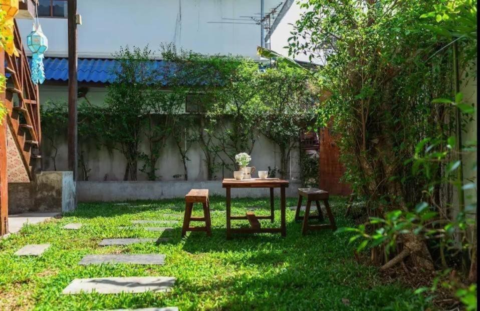 Nearthepark Backpack House Hostel Chiang Mai Ngoại thất bức ảnh