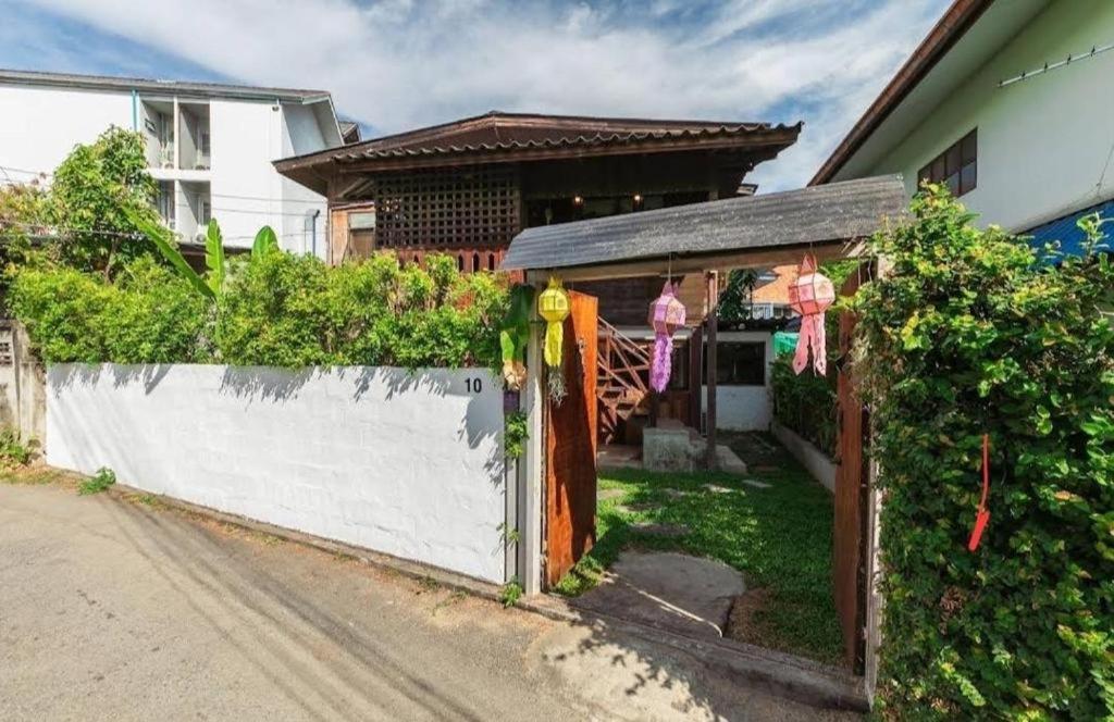 Nearthepark Backpack House Hostel Chiang Mai Ngoại thất bức ảnh